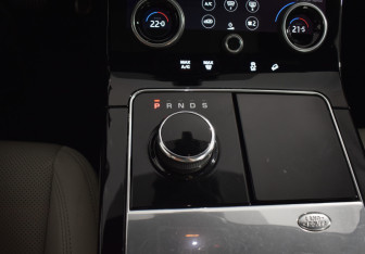 Подержанный автомобиль Land Rover Range Rover Velar 2018 года (17 фото)