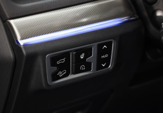 Подержанный автомобиль Hongqi HS5 2024 года (20 фото)