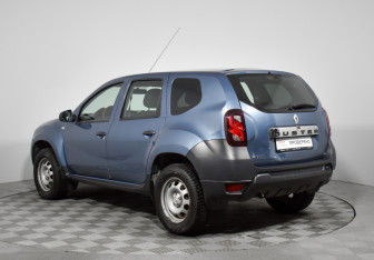 Подержанный автомобиль Renault Duster 2016 года (7 фото)