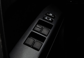 Подержанный автомобиль Toyota RAV4 2016 года (17 фото)