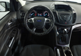 Подержанный автомобиль Ford Kuga 2016 года (10 фото)