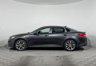Подержанный автомобиль Kia Optima Sedan 2017 года (8 фото)