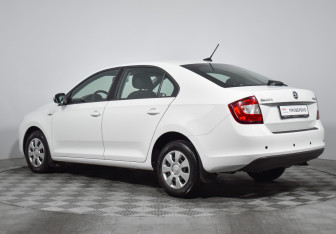 Подержанный автомобиль Skoda Rapid Liftback 2019 года (7 фото)