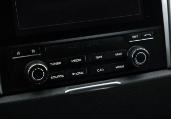 Подержанный автомобиль Porsche Macan 2016 года (18 фото)