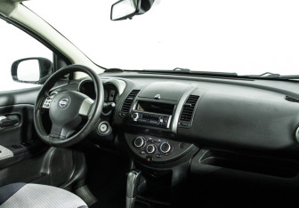 Подержанный автомобиль Nissan Note 2007 года (9 фото)