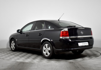 Подержанный автомобиль Opel Vectra Liftback 2008 года (7 фото)