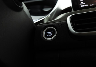 Подержанный автомобиль Geely Coolray 2023 года (15 фото)
