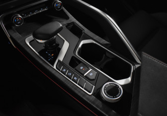 Подержанный автомобиль Geely Tugella 2021 года (16 фото)