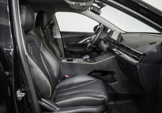 Подержанный автомобиль Omoda C5 2023 года (26 фото)