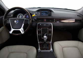 Подержанный автомобиль Volvo XC70 2012 года (9 фото)