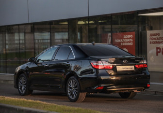 Подержанный автомобиль Toyota Camry Sedan 2016 года (8 фото)
