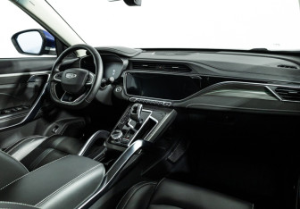 Подержанный автомобиль Geely Atlas Pro 2022 года (9 фото)