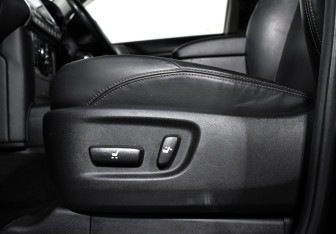 Подержанный автомобиль Toyota Land Cruiser Prado 2019 года (15 фото)