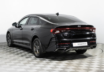 Подержанный автомобиль Kia K5 2021 года (7 фото)