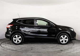 Подержанный автомобиль Nissan Qashqai 2016 года (4 фото)
