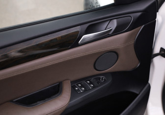 Подержанный автомобиль BMW X3 2012 года (21 фото)