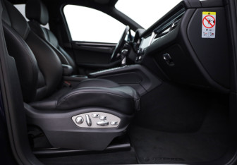 Подержанный автомобиль Porsche Macan 2019 года (30 фото)