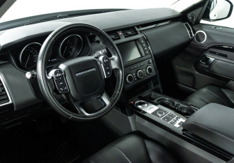 Подержанный автомобиль Land Rover Discovery 2017 года (11 фото)