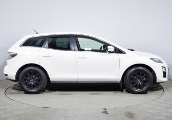 Подержанный автомобиль Mazda CX-7 2011 года (17 фото)