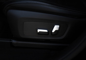 Подержанный автомобиль BMW X4 2020 года (23 фото)