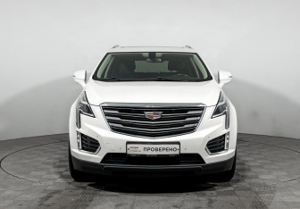 Подержанный автомобиль Cadillac XT5 2017 года (2 фото)