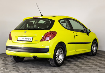 Подержанный автомобиль Peugeot 207 Hatchback 2008 года (5 фото)