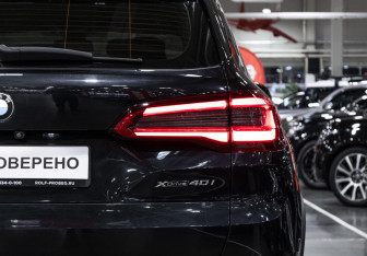 Подержанный автомобиль BMW X5 2019 года (12 фото)