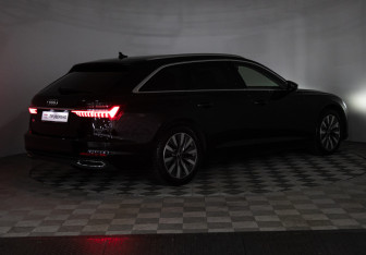 Подержанный автомобиль Audi A6 Wagon 2021 года (23 фото)