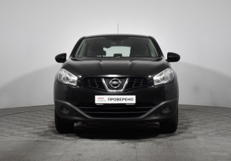 Подержанный автомобиль Nissan Qashqai 2012 года (2 фото)