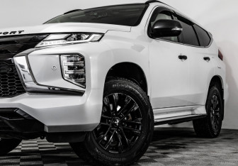 Подержанный автомобиль Mitsubishi Pajero Sport 2020 года (2 фото)