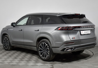 Подержанный автомобиль Jaecoo J8 2024 года (7 фото)