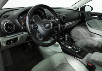 Подержанный автомобиль Audi A3 Sedan 2014 года (11 фото)