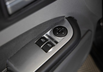 Подержанный автомобиль Ford Focus Hatchback 2010 года (17 фото)