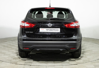 Подержанный автомобиль Nissan Qashqai 2016 года (6 фото)