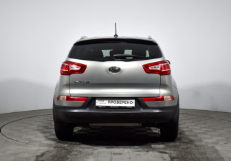 Подержанный автомобиль Kia Sportage 2012 года (6 фото)