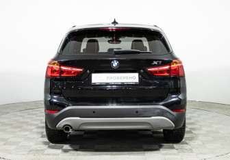 Подержанный автомобиль BMW X1 2017 года (6 фото)