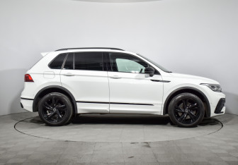 Подержанный автомобиль Volkswagen Tiguan 2021 года (4 фото)