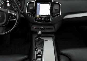 Подержанный автомобиль Volvo XC90 2015 года (12 фото)