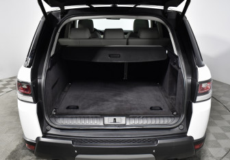 Подержанный автомобиль Land Rover Range Rover Sport 2016 года (9 фото)