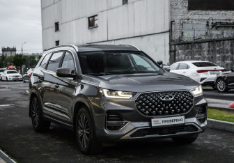 Подержанный автомобиль Chery Tiggo 8 Pro 2022 года (5 фото)