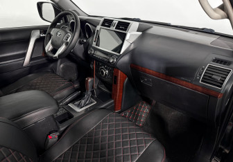 Подержанный автомобиль Toyota Land Cruiser Prado 2015 года (15 фото)