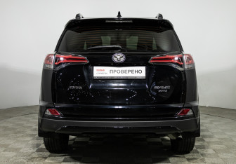 Подержанный автомобиль Toyota RAV4 2019 года (6 фото)