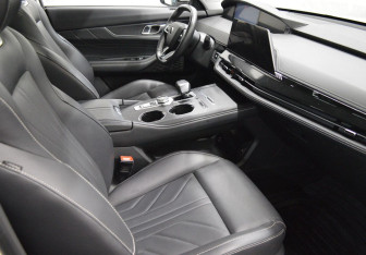 Подержанный автомобиль Changan UNI-K 2023 года (12 фото)