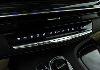 Подержанный автомобиль Cadillac Escalade Suv 2021 года (22 фото)