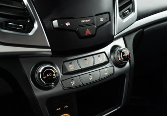 Подержанный автомобиль SsangYong Actyon 2013 года (17 фото)