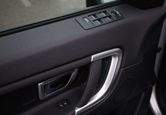 Подержанный автомобиль Land Rover Discovery Sport 2017 года (13 фото)