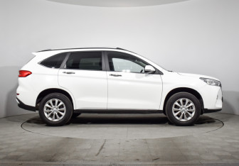 Подержанный автомобиль Haval M6 2023 года (4 фото)