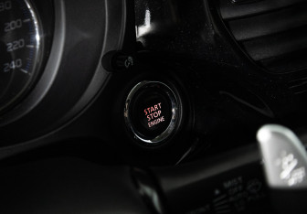 Подержанный автомобиль Mitsubishi Outlander 2012 года (17 фото)