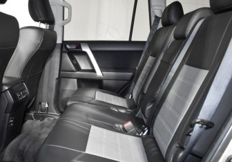 Подержанный автомобиль Toyota Land Cruiser Prado 2022 года (12 фото)