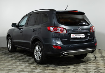 Подержанный автомобиль Hyundai Santa Fe 2012 года (7 фото)